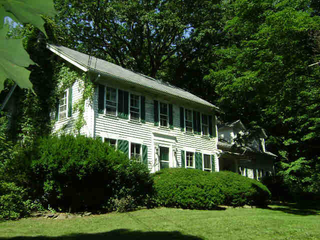 Building photograph for 316 WOOD CREEK RD